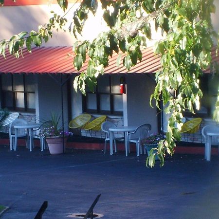 Capricorn Motel Royale 1000 Islands Lansdowne Eksteriør bilde