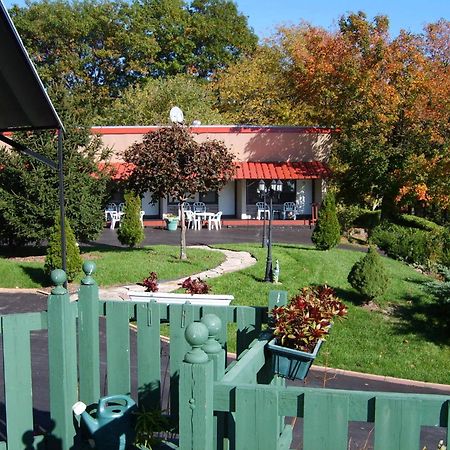 Capricorn Motel Royale 1000 Islands Lansdowne Eksteriør bilde