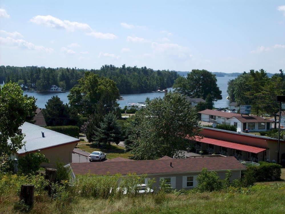 Capricorn Motel Royale 1000 Islands Lansdowne Eksteriør bilde