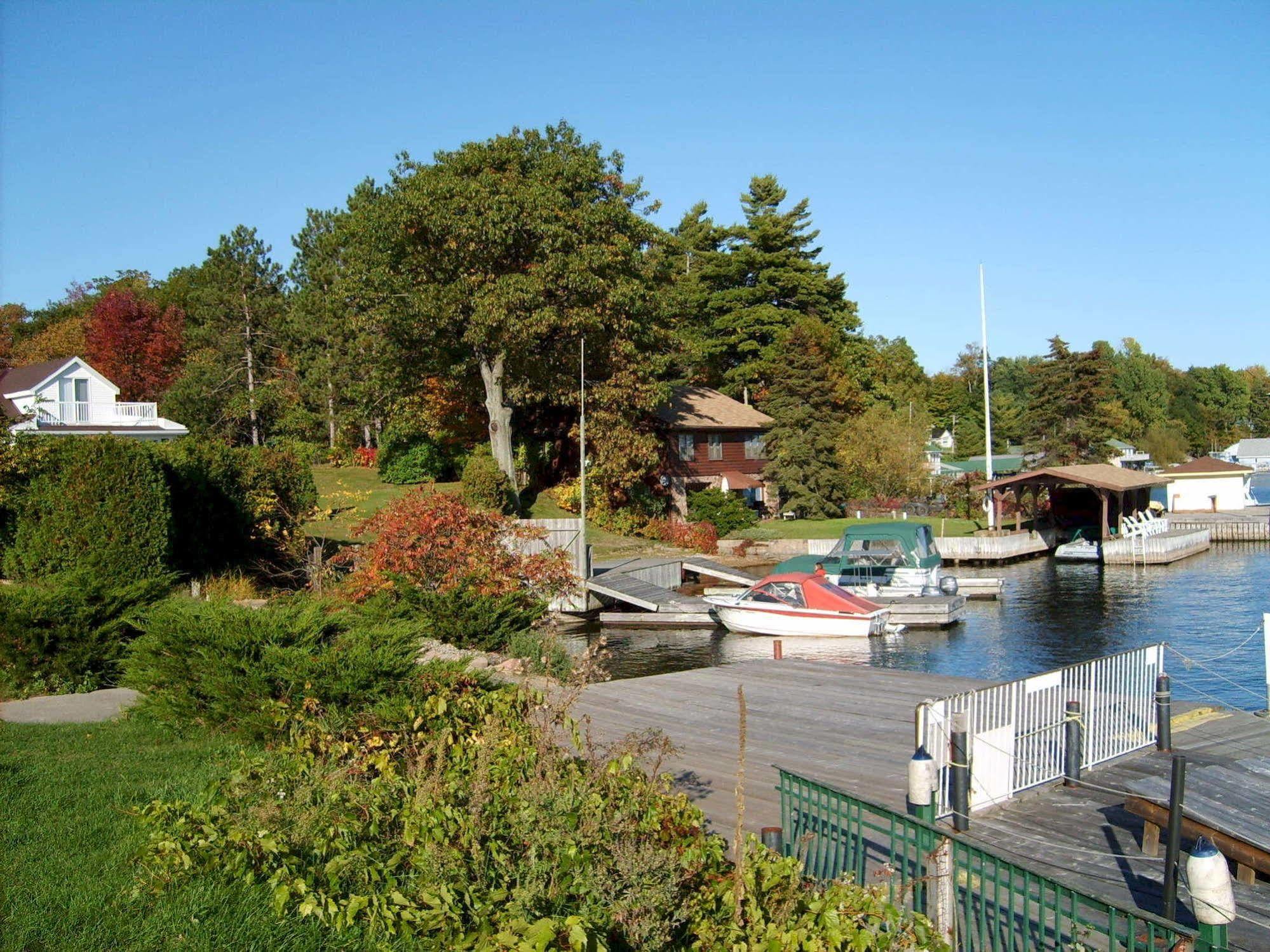 Capricorn Motel Royale 1000 Islands Lansdowne Eksteriør bilde