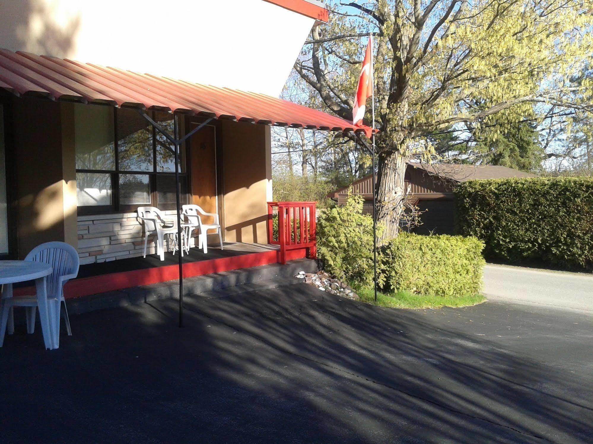 Capricorn Motel Royale 1000 Islands Lansdowne Eksteriør bilde