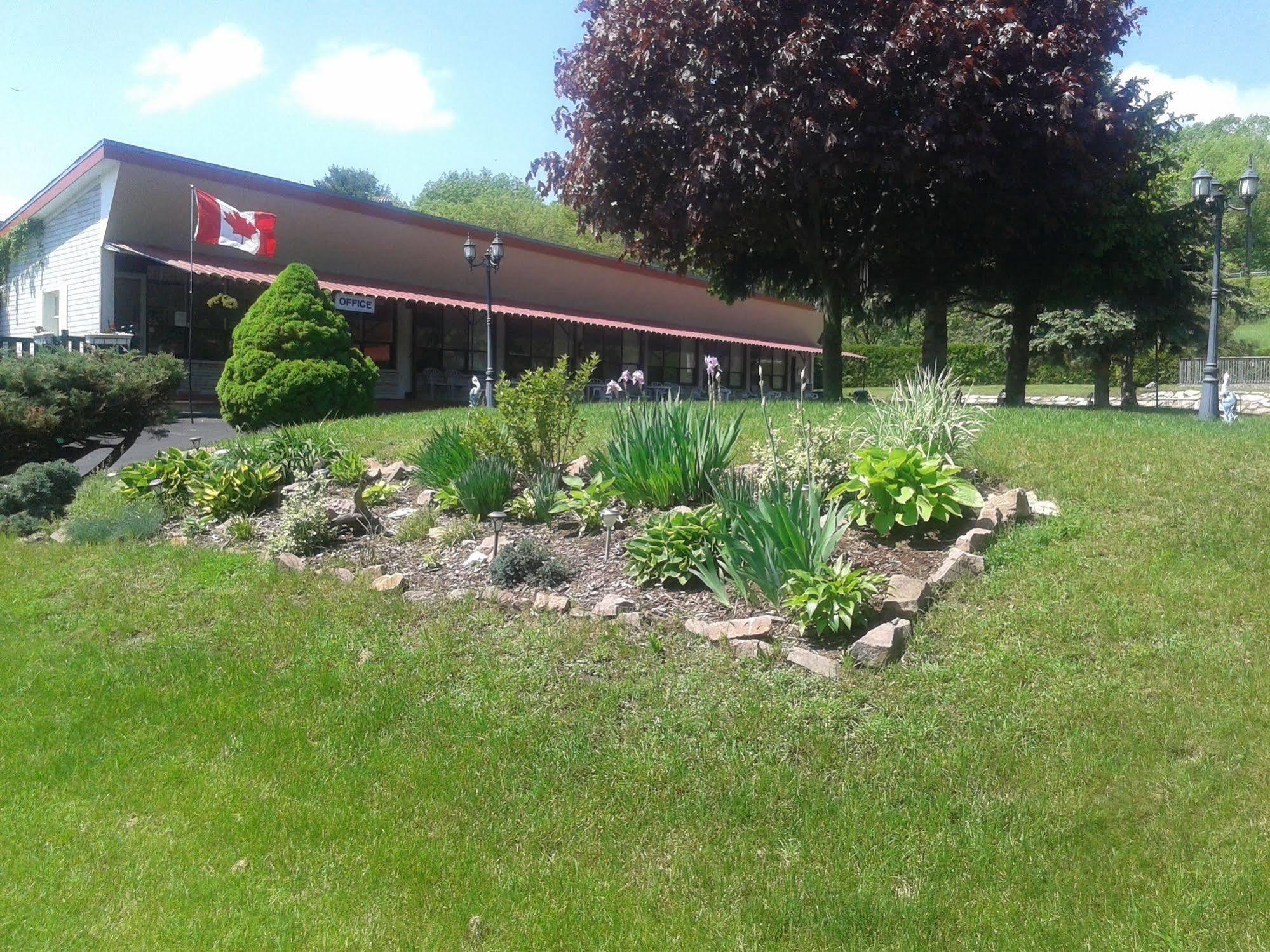 Capricorn Motel Royale 1000 Islands Lansdowne Eksteriør bilde